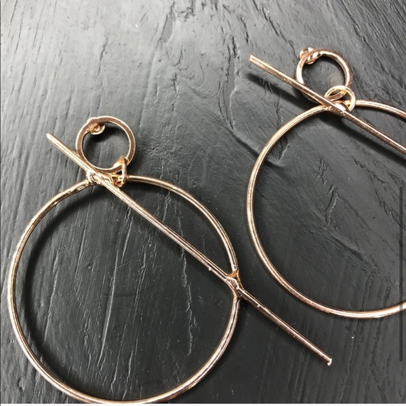 Sold: Geo Bar Hoops in Gold ⚡️ - Picture 3 of 4